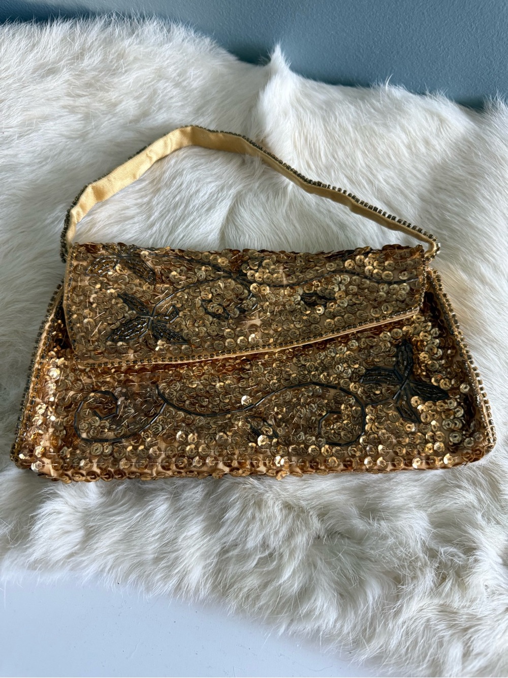 Vintage La Regale 1950-1960 Gold Sequined Fold Over Evening Bag